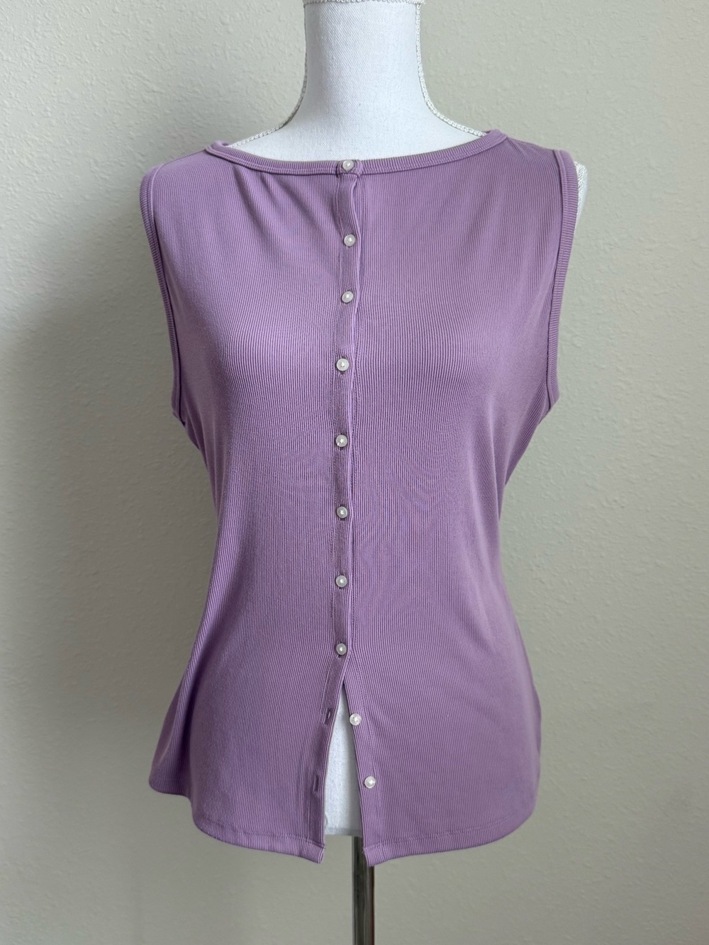 Abercrombie & Fitch Lavender Sleeveless Button-Back Tank